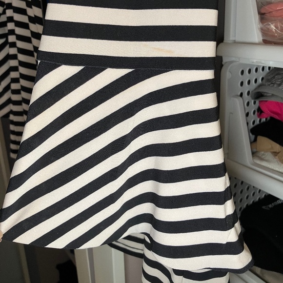 NWT DNKY Black & White Striped Shirt/Sweeping Cuffs - Picture 9 of 9